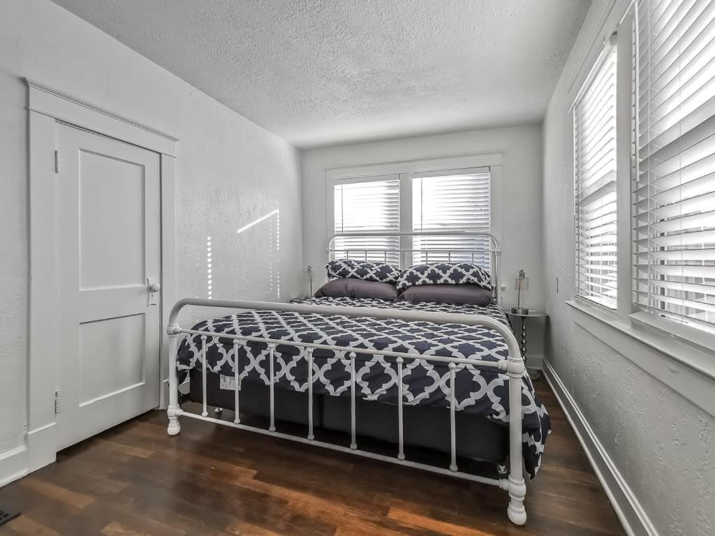 Newly Renovated Plaza Beauty-Three King Bedrooms Kansas City Dış mekan fotoğraf